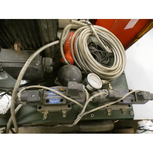 2393 - Norton Fluid Power hydraulic pump - W