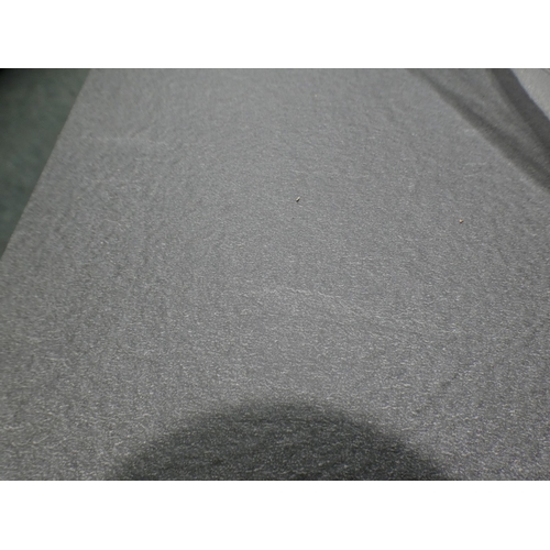 3211 - Worktop Nero Luna 2000x602x38, RRP £433.33 inc. VAT * This lot is subject to VAT