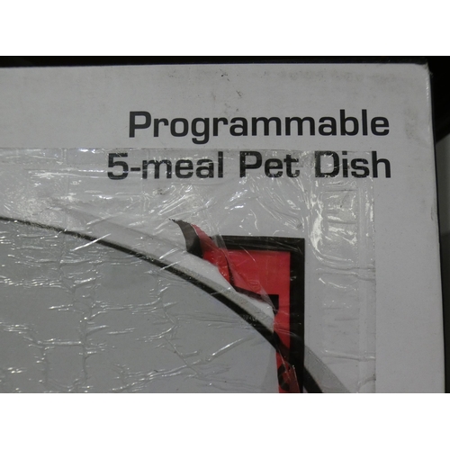 3004 - Programmable automatic pet feeder * This lot is subject to VAT