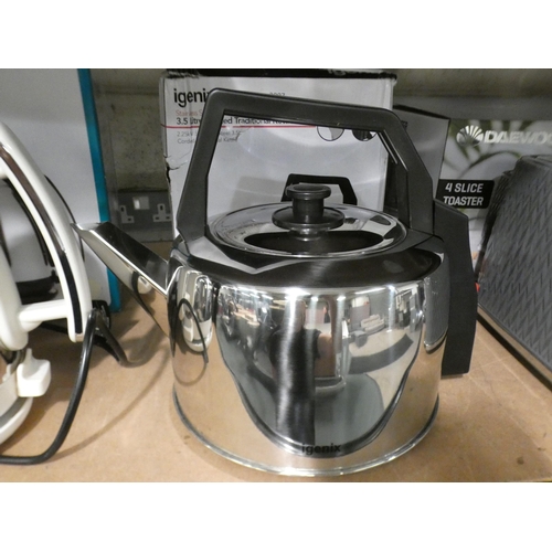 3007 - Igenix 3.5L corded traditional stainless steel kettle * This lot is subject to VAT