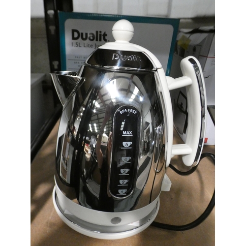 3008 - Dualit 1.5L chrome and cream kettle * This lot is subject to VAT