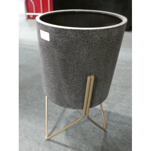 3035 - Textured metal plantstand ( 50cm tall ) * This lot is subject to VAT