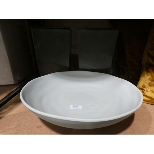 3120 - Green ceramic dish and two grey plastic planters (27cm tall) * This lot is subject to VAT