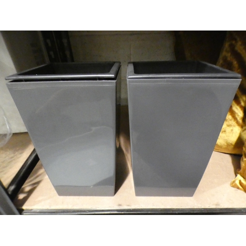 3120 - Green ceramic dish and two grey plastic planters (27cm tall) * This lot is subject to VAT