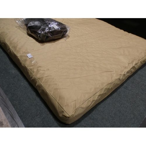 3126 - Large rectangular pet bed in removable cover * This lot is subject to VAT