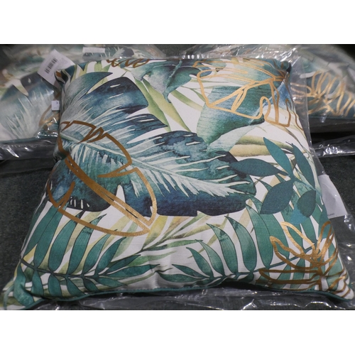 3135 - Three tropical leaf print cushions - 18