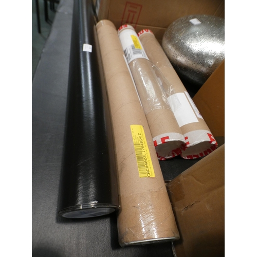 3190 - Quantity of rolled wall coverings/prints * This lot is subject to VAT