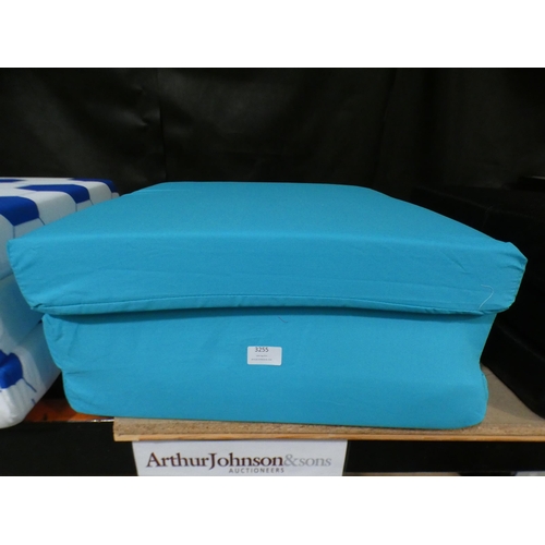 3255 - Blue fabric fold-out day bed * This lot is subject to VAT