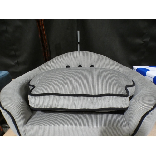 3257 - Grey and black fabric pet bed * This lot is subject to VAT