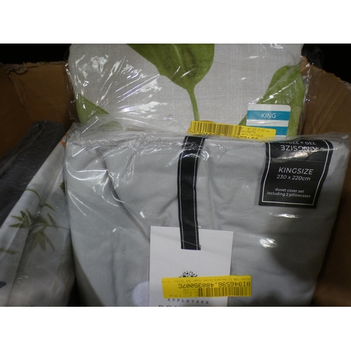 3259 - Quantity of kingsize duvet sets - approx. 8 in total * This lot is subject to VAT