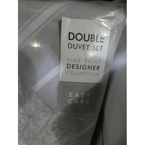 3260 - Quantity of double size duvet sets - approx. 6 in lot * This lot is subject to VAT