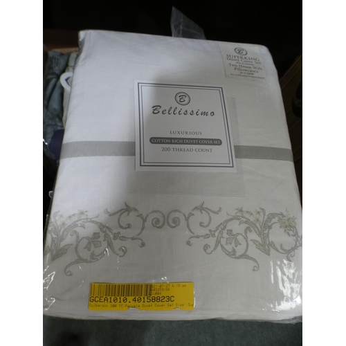 3262 - Quantity of linens, duvet sets (mixed size), towels, table cloth, etc. * This lot is subject to VAT