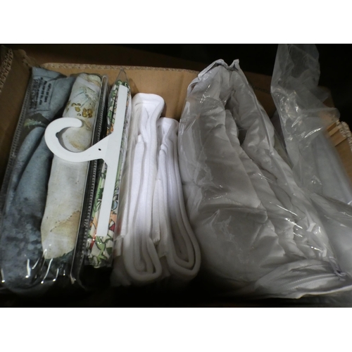 3262 - Quantity of linens, duvet sets (mixed size), towels, table cloth, etc. * This lot is subject to VAT