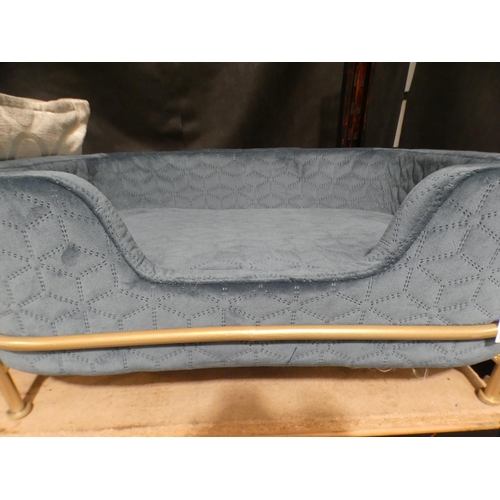 3270 - Blue velvet on gold metal base pet bed * This lot is subject to VAT