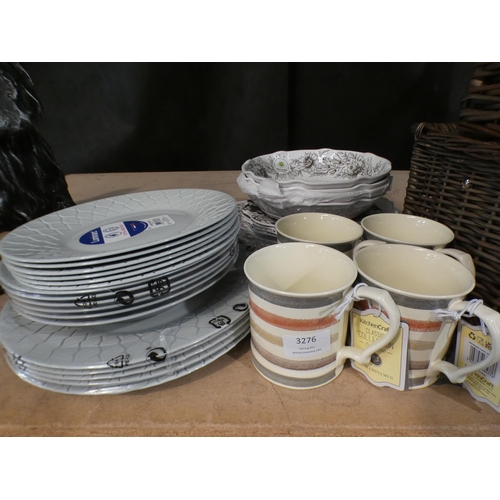 3276 - Quantity of dinnerware including plates and mugs * This lot is subject to VAT