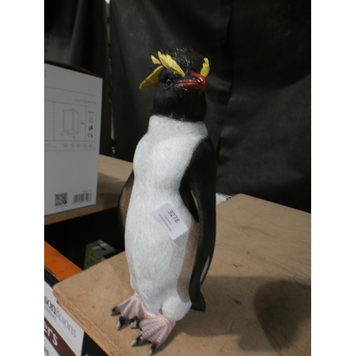 3278 - Novelty statue of a penguin * This lot is subject to VAT