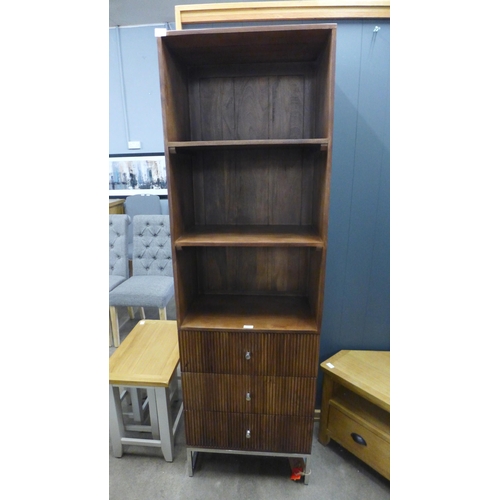 1325 - A Lynx shelving unit