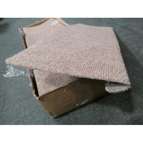 3061 - Bratcher non-slip brown stair treads * This lot is subject to VAT