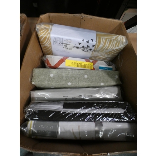 3258 - Quantity of King Size Duvet Sets. Approx 8 in lot * This lot is subject to VAT