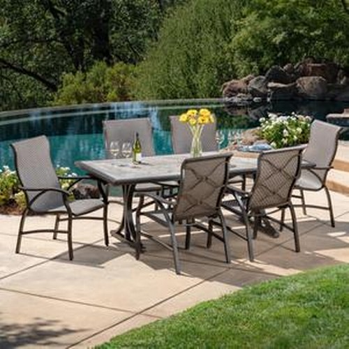 1304 - A Sunvilla Preston Dining Patio Set (4061-8 ) * This lot is subject to VAT