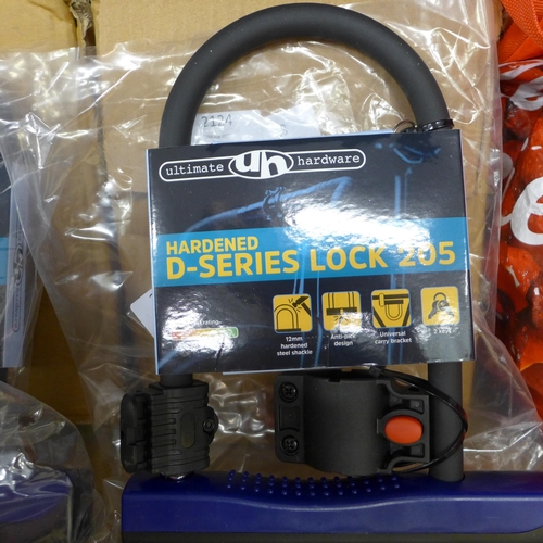 2092 - 10 x Ultimate Hardware hardened steel D-lock - carded & unused - RRP £19.99 each