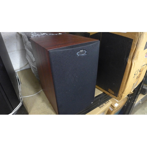 2177 - Pr. of Kef Q15 speakers - boxed