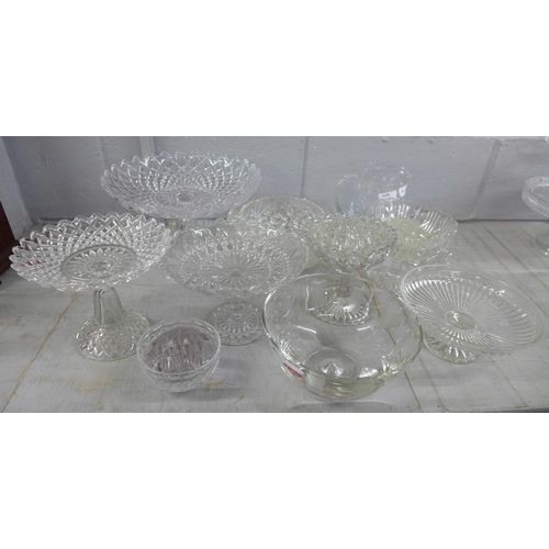 1130 - A collection of glassware **PLEASE NOTE THIS LOT IS NOT ELIGIBLE FOR POSTING AND PACKING**