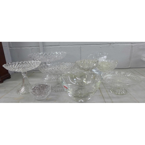 1130 - A collection of glassware **PLEASE NOTE THIS LOT IS NOT ELIGIBLE FOR POSTING AND PACKING**