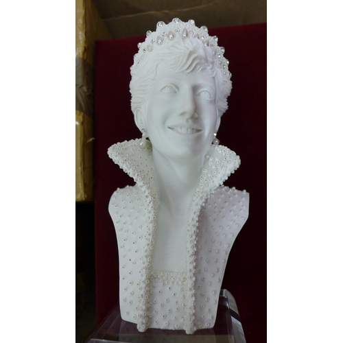 1140 - Three busts of Diana Princess of Wales, with boxes **PLEASE NOTE THIS LOT IS NOT ELIGIBLE FOR POSTIN... 