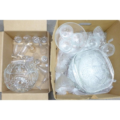 1142 - Two boxes of glassware **PLEASE NOTE THIS LOT IS NOT ELIGIBLE FOR POSTING AND PACKING**