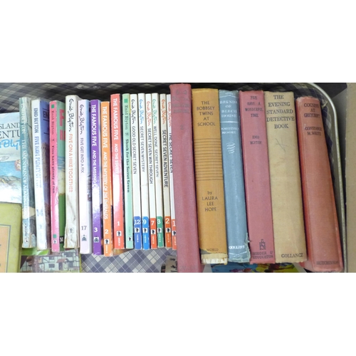 1146 - A collection of children's books and annuals including Enid Blyton, Warlord for Boys, The Victor and... 