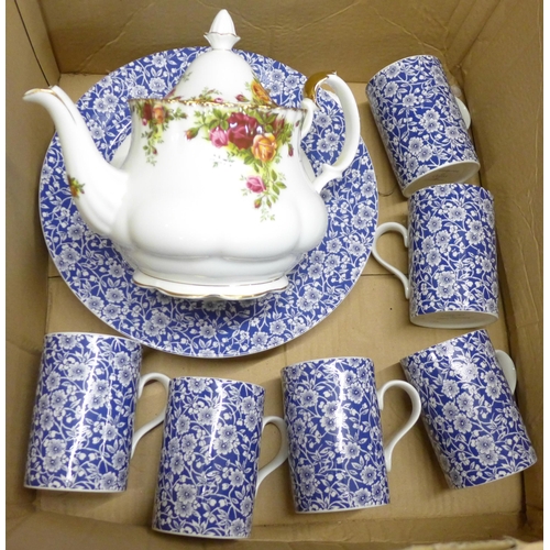 1150 - Six Edwardian Calico by Queen's dinner plates and mugs and a Royal Albert Old Country Roses teapot *... 