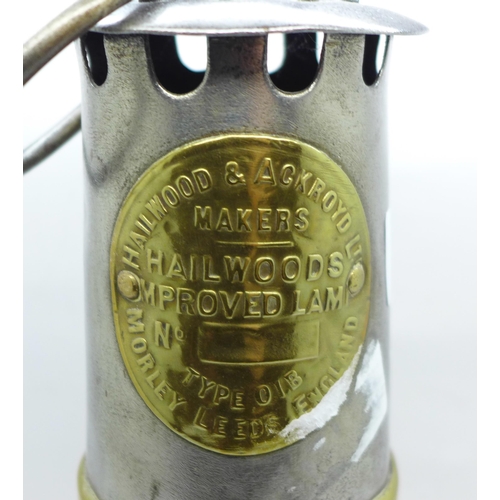 601 - A Hailwoods Ackroyd miner's safety lamp