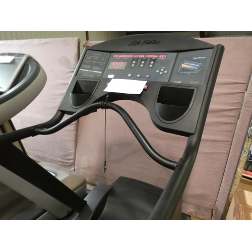 3087 - Life Fitness 9100 commercial treadmill, 211L x 94 W x 158H * this lot is subject to vat