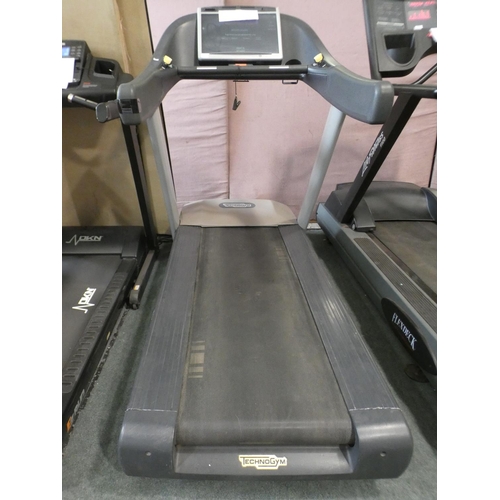 3088 - Technogym visioweb commercial treadmill, 219L x 96 W x 155H cms, this lot is subject to vat