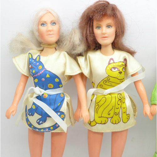 zwart minstens Tientallen Two original 1970's dolls, Abba Agnetha and Frida, and two original 1970's  Charlie's Angels