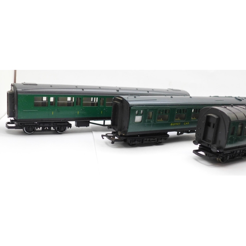 655 - Four Hornby and Tri-ang green OO gauge railway carriages