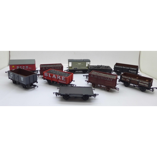 662 - Ten Airfix, Dapol and Grafar OO gauge railway wagons