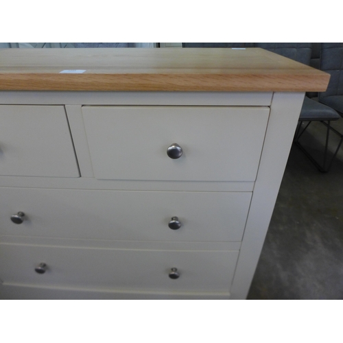 1430 - A Salisbury ivory painted oak 2 over 3 chest of drawers (LP-203-C)  *This lot is subject to VAT