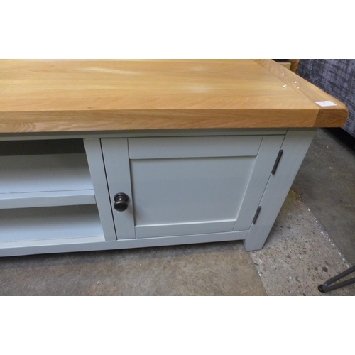 1452 - A Hampshire grey painted oak extra large TV unit (WXF P32) * This lot is subject to VAT