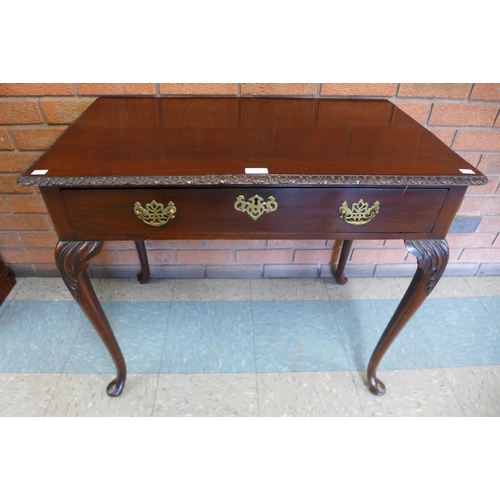 26 - A George III mahogany single drawer side table