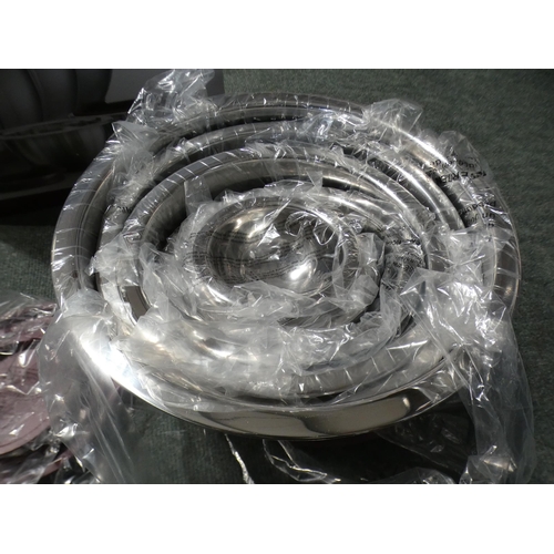 3002 - Tramtotina Stainless Steel Mixing Bowl Set (232-120) * This lot is subject to VAT