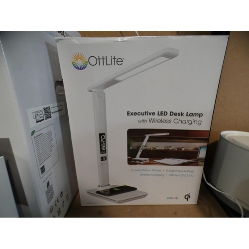 3032 - Ottlite Executive LED Desk Lamp (232-85) * This lot is subject to VAT