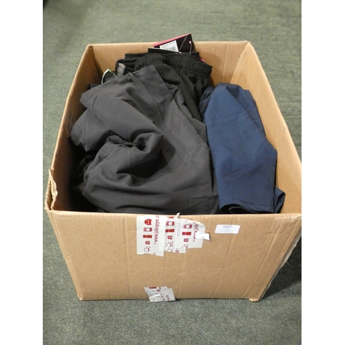 3047 - Quantity of men's shorts and jogging bottoms (mixed sizes and brands) * This item is subject to VAT