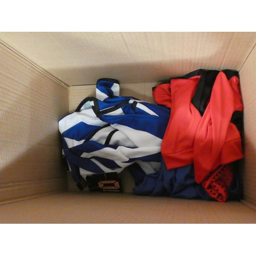 3048 - Quantity of men's sportswear:- mainly t-shirts (mixed sizes and styles) * This item is subject to VA... 