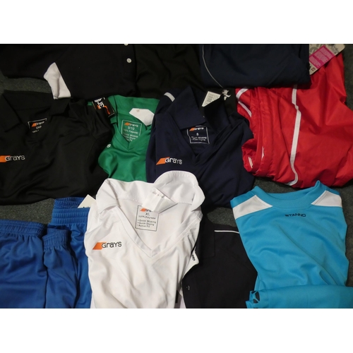 3049 - Quantity of boy's sportswear:- t-shirts, shorts and joggers (mixed sizes and styles) * This item is ... 