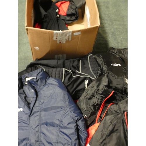 3050 - Quantity of boy's sports jackets and protective underwear * This item is subject to VAT