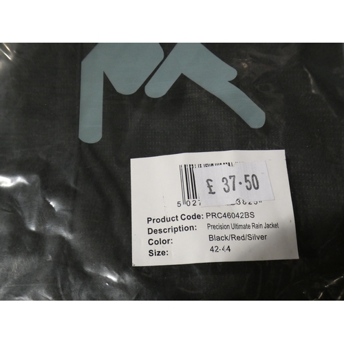 3054 - 2 Men's 'Precision' training tops - both size 42-44 * This item is subject to VAT