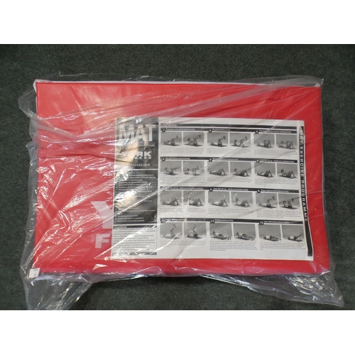 3066 - York Fitness fold-out exercise mat (red and blue) * This item is subject to VAT