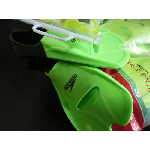 3068 - Quantity of Maru and Speedo, children's training fin's (mixed sizes) * This item is subject to VAT